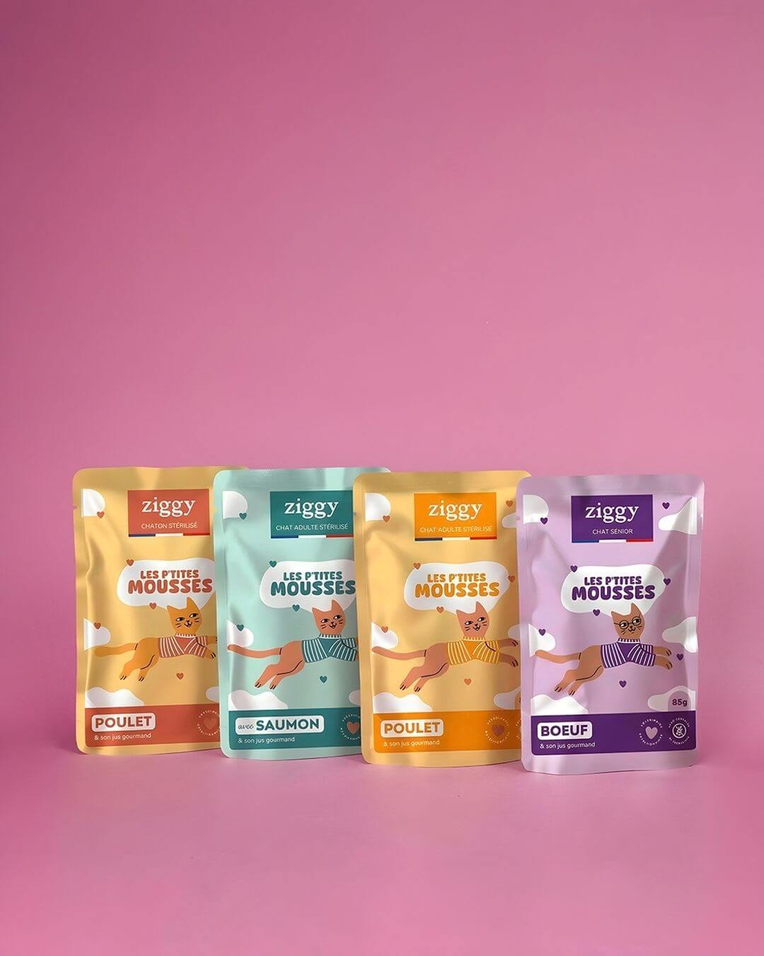 Gamme des mousses Ziggy : quatre sachets alignés, dont le sachet au bœuf pour chat senior