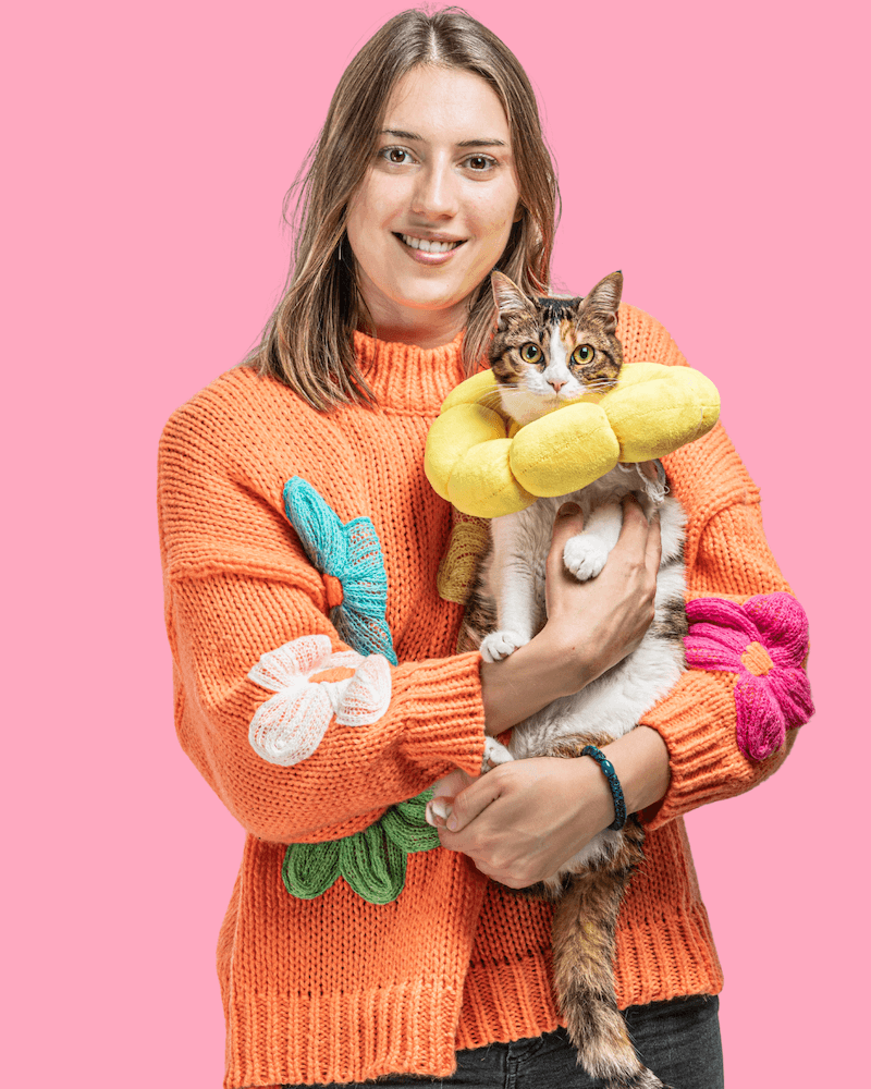 Victoria et Ube (le plus beau chat du monde), responsable ecommerce chez Ziggy, l'alimentation pour chat française, saine, naturelle et sans céréales