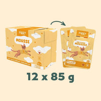 Karton mit 12 Beuteln à 85 g Ziggy Mousse für sterilisierte Katzen mit Huhn, davor ein Beutel
