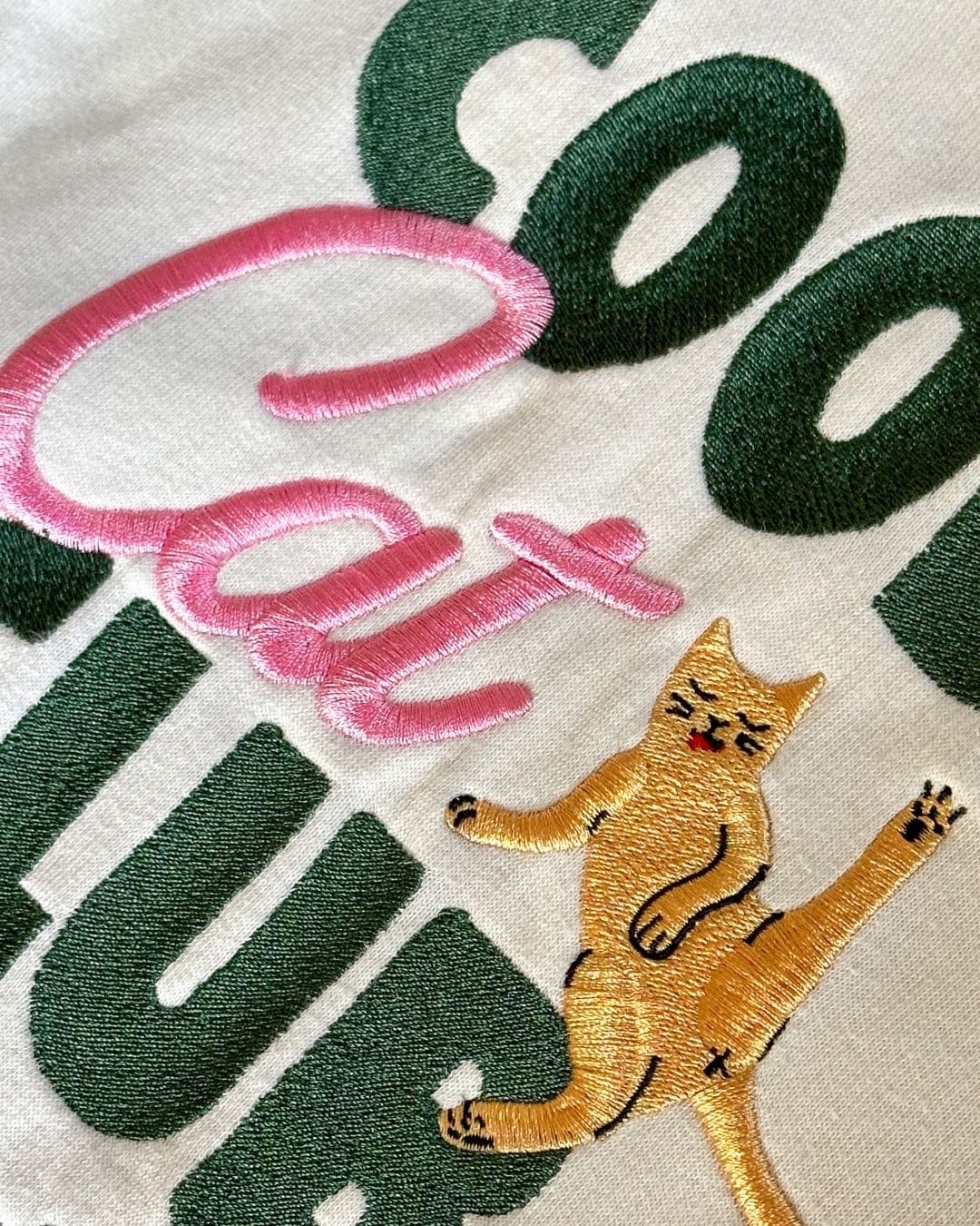 Pull Ziggy, porté par une personne