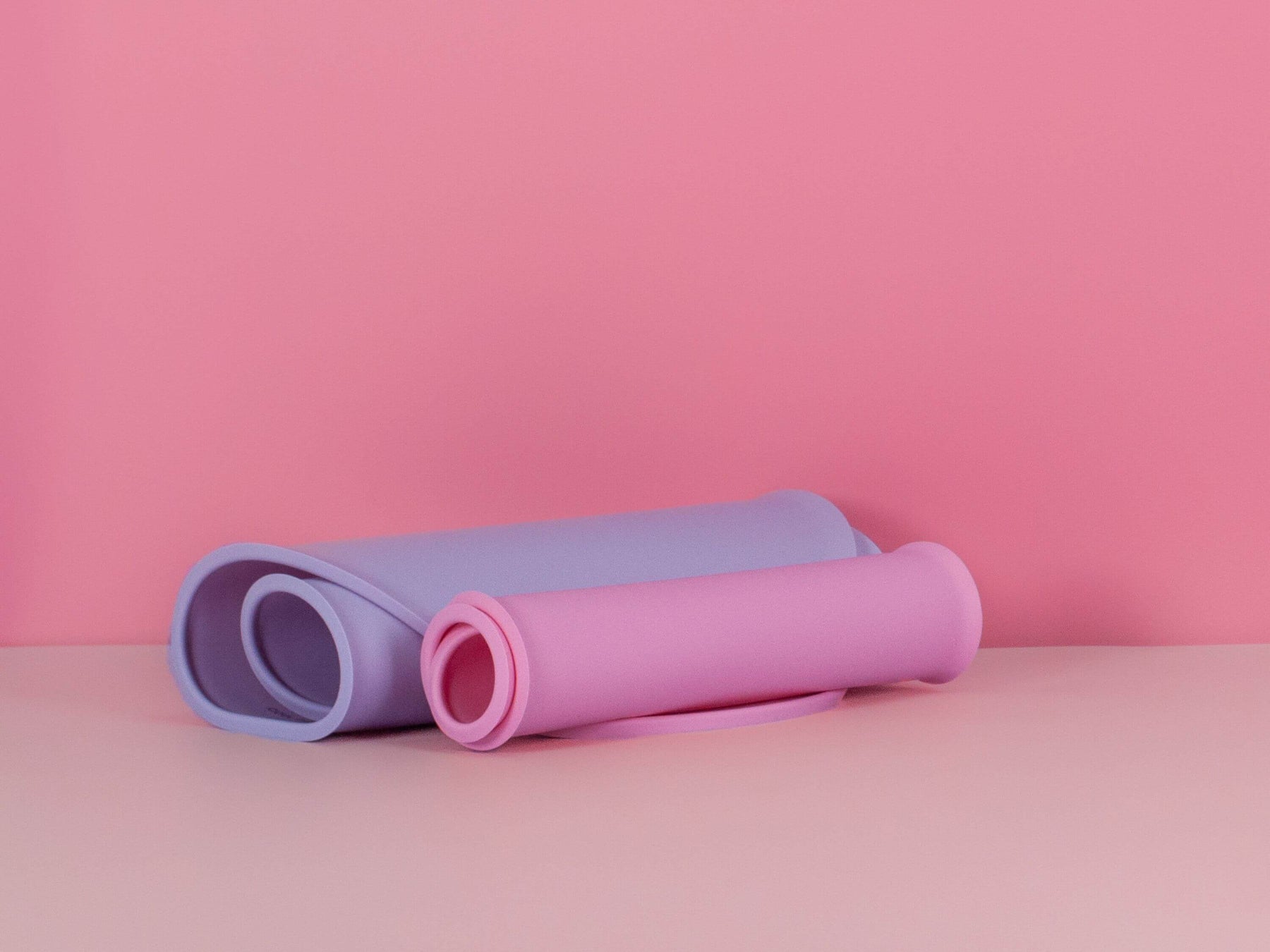 Tapis de gamelle Ziggy, second visuel sur fond rose